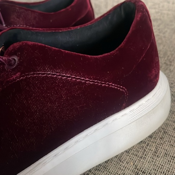 Karl Lagerfeld Velvet Dark Red Fall Sneakers Size 9.5 - Picture 4 of 15